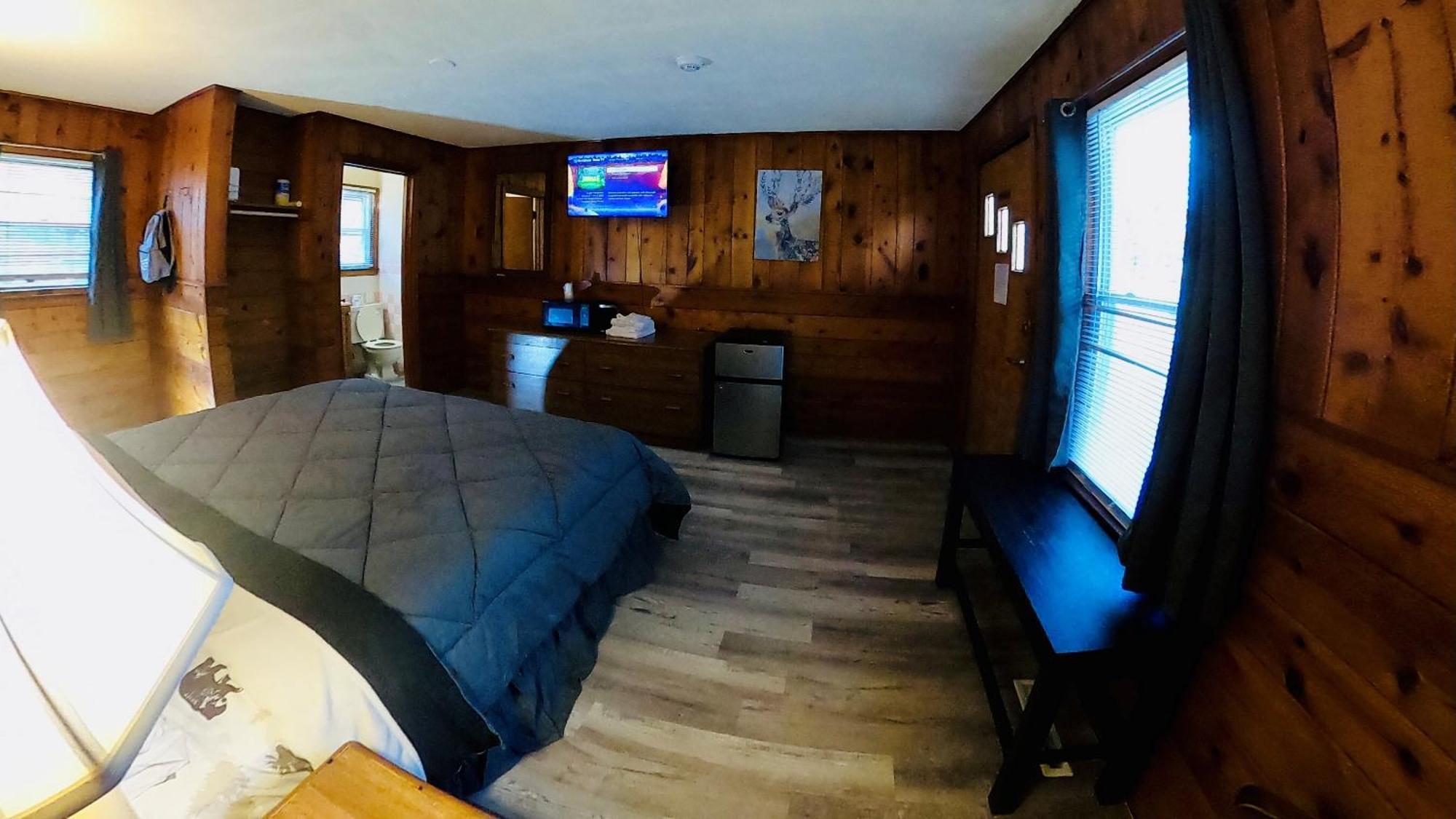 Heart Of The Berkshires Motel พิตส์ฟิลด์ ภายนอก รูปภาพ