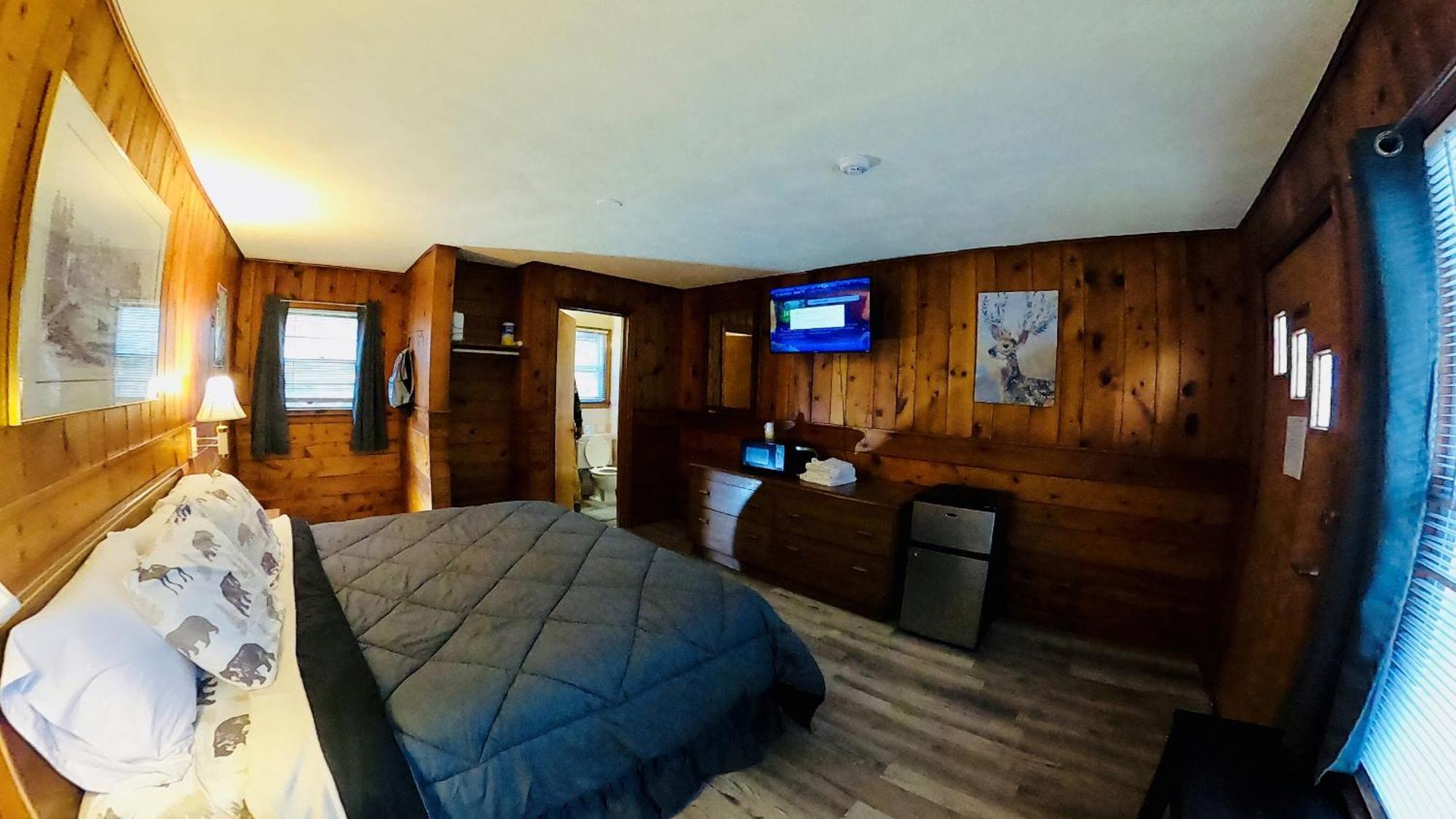 Heart Of The Berkshires Motel พิตส์ฟิลด์ ภายนอก รูปภาพ