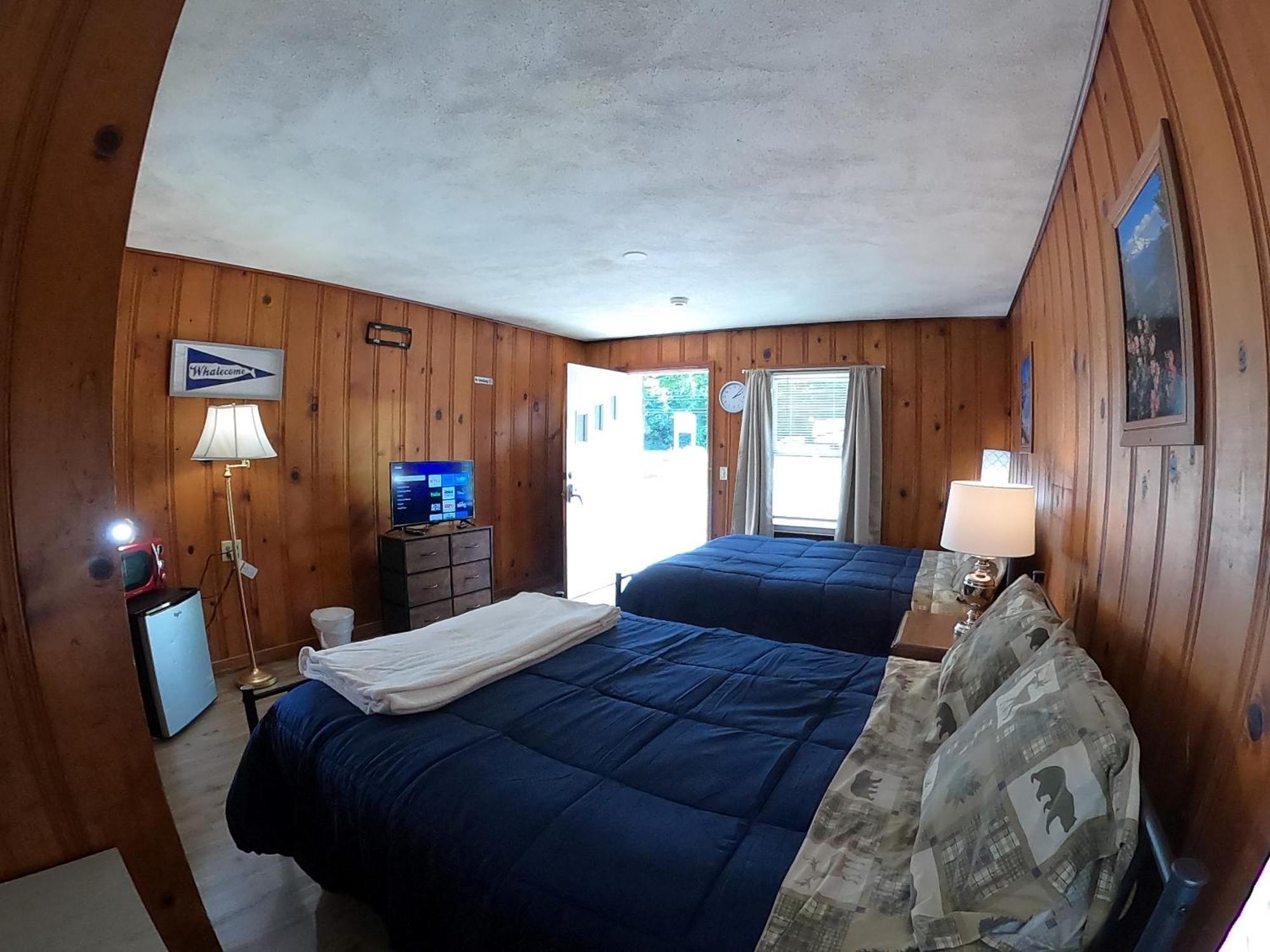 Heart Of The Berkshires Motel พิตส์ฟิลด์ ภายนอก รูปภาพ