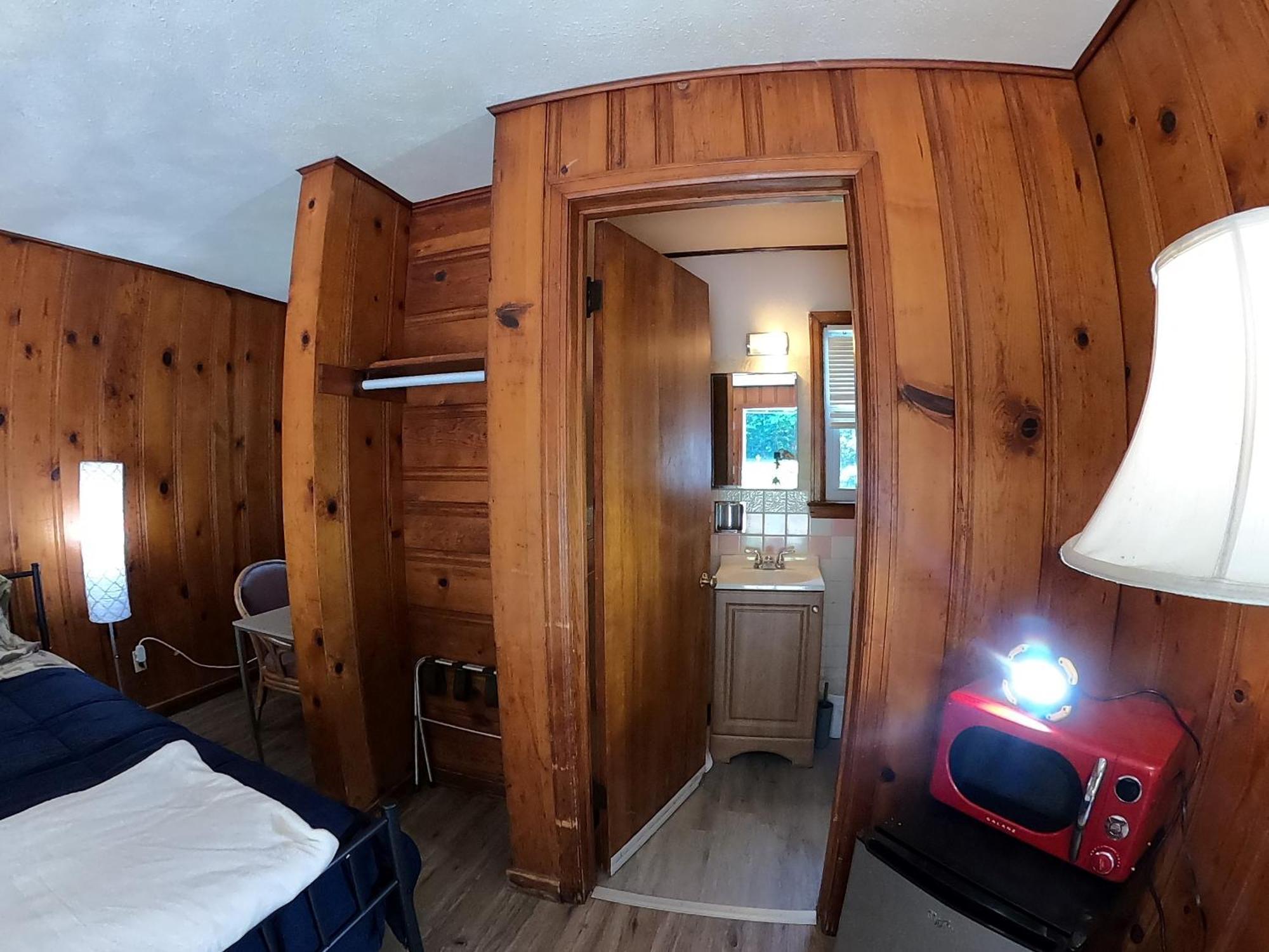 Heart Of The Berkshires Motel พิตส์ฟิลด์ ภายนอก รูปภาพ