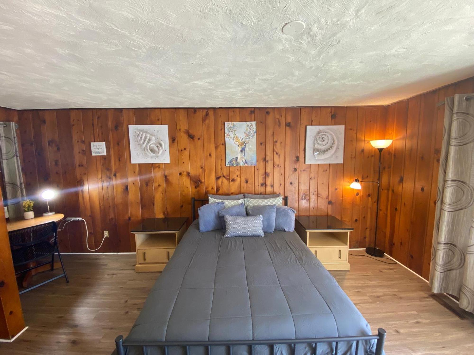 Heart Of The Berkshires Motel พิตส์ฟิลด์ ภายนอก รูปภาพ