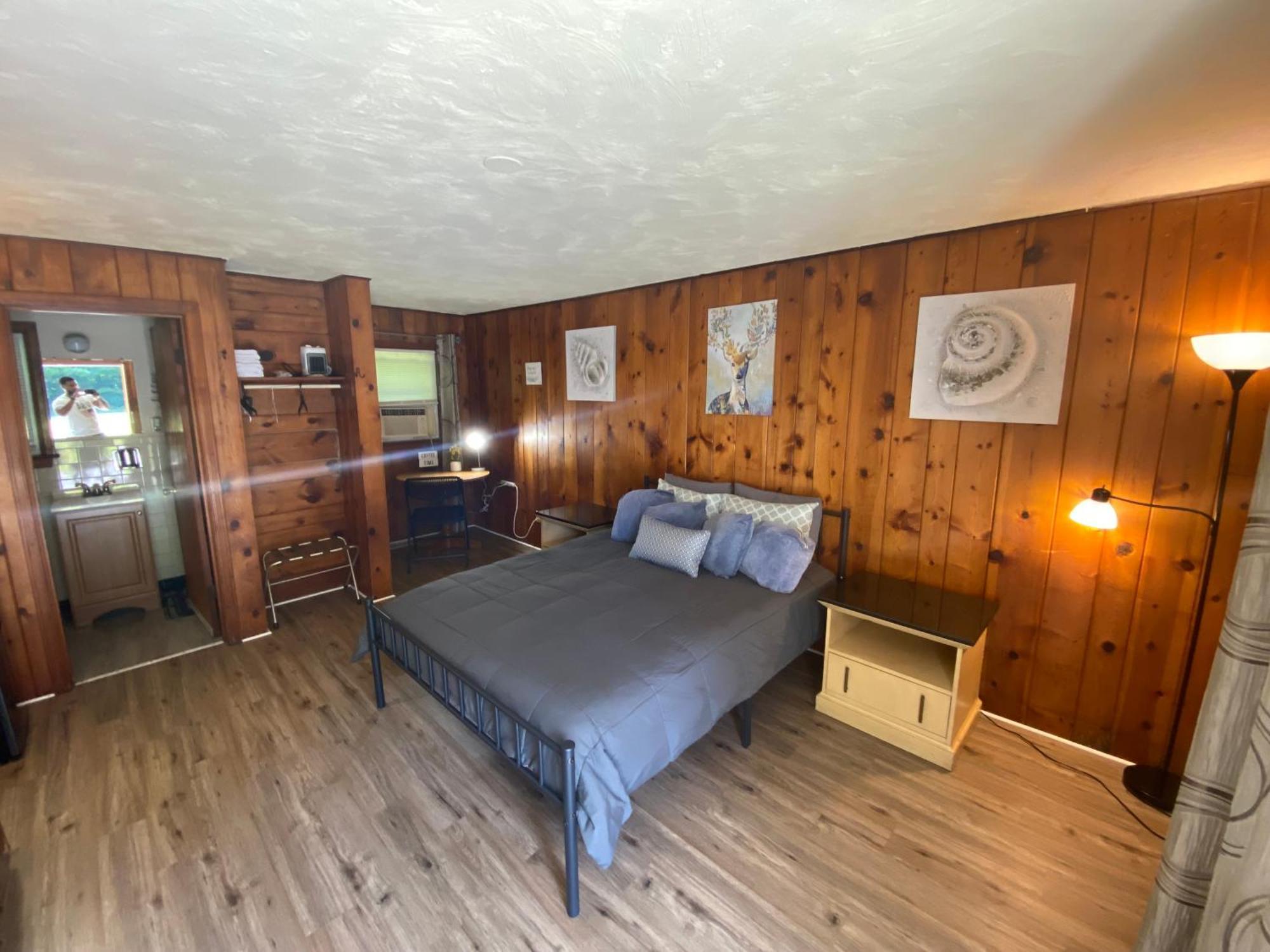 Heart Of The Berkshires Motel พิตส์ฟิลด์ ภายนอก รูปภาพ